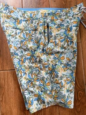 Stio board shorts 10” Floral Print - men’s 33
